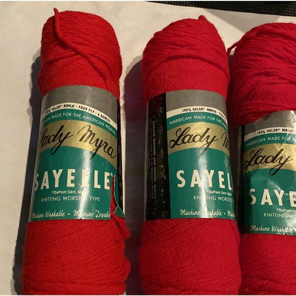 Vtg Sayelle Caron Monsanto Acrylic Worsted Yarn 4 oz 4-ply Devil Red 1024 NOS - Picture 2 of 6